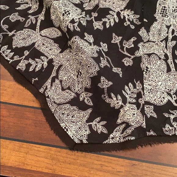 Silence + Noise Black and White Floral Mini Dress - Picture 4 of 6